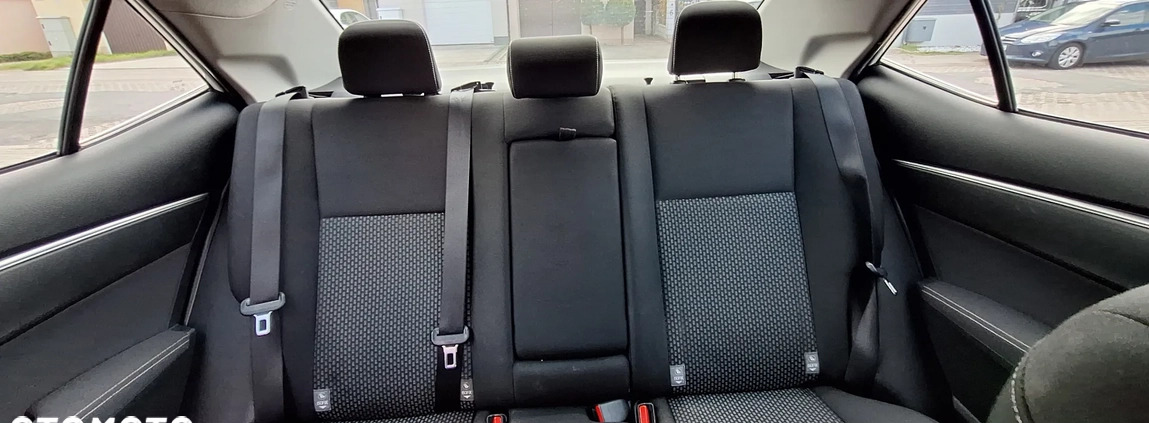 Toyota Corolla cena 50000 przebieg: 132432, rok produkcji 2015 z Góra małe 46